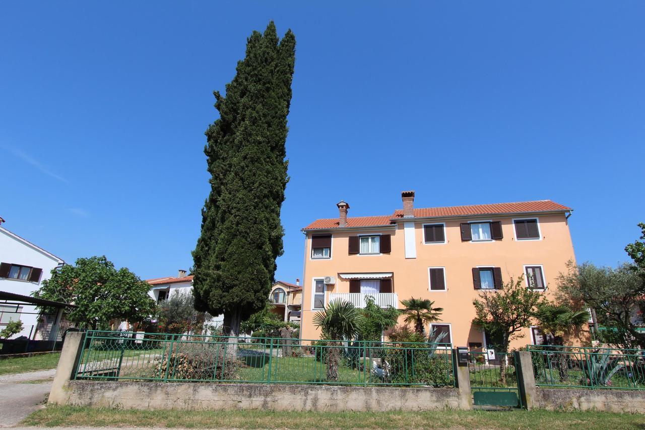Apartments Rosanna Rovigno Esterno foto